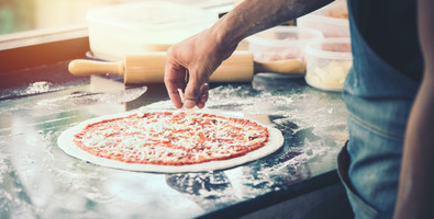 Man making pizza 